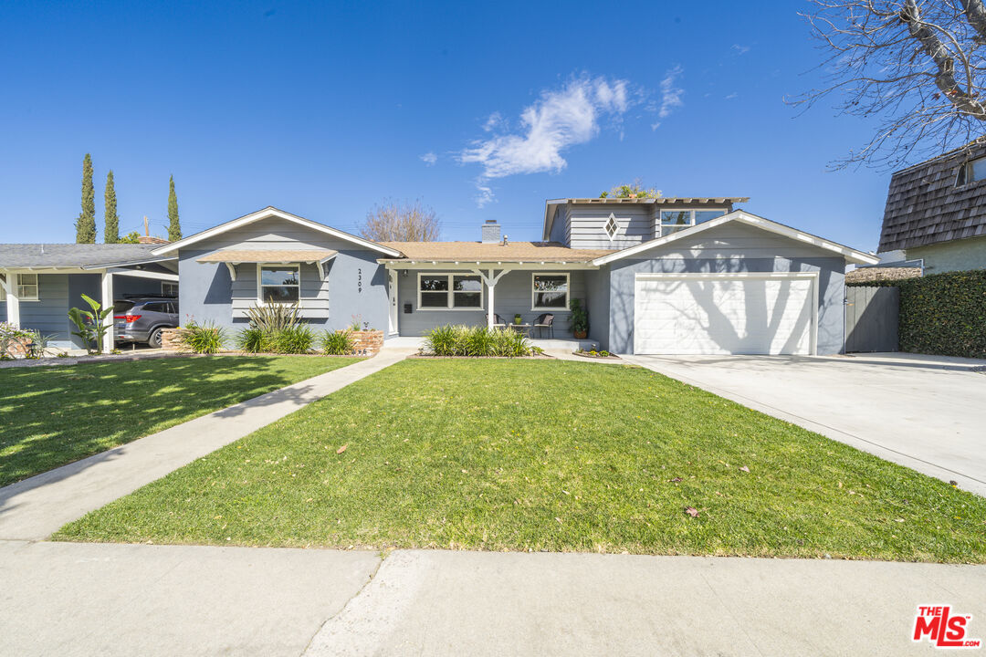 Nhà bán tại Fullerton, CA | 4 beds| 3 baths| $1,260,000